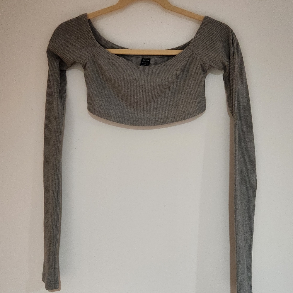 Grey off the shoulder long sleeve crop top